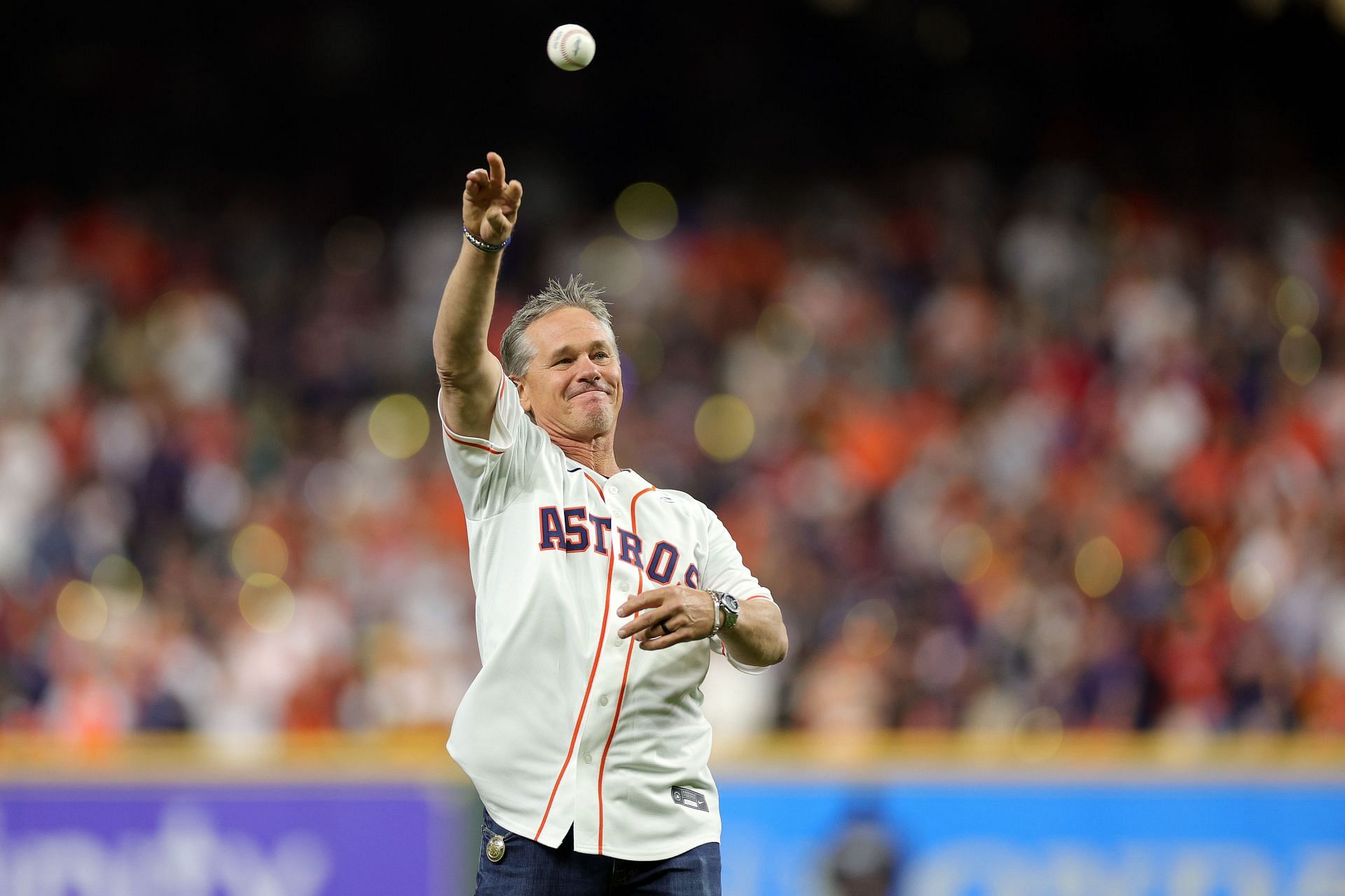 World Series - Philadelphia Phillies v Houston Astros - Game Two HOUSTON, TEXAS - OCTOBER 29: Craig Biggio throws out the ceremonial first pitch prior to Game Two of the 2022 World Series at Minute Maid Park on October 29, 2022 in Houston, Texas. (Photo by Carmen Mandato/Getty Images)